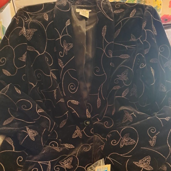 NWT- Fancy Covington Size 16 Black Velour/Velvet Embroidered Blazer Jacket - Picture 8 of 12